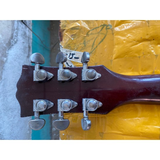 Custom Relic Eric Clapton Crossroads Matte Red 35 Electric Guitar One Piece Neck Cream Body Binding ABR-1 Little Pin Bridge Grover Tuners Chrome Hardware