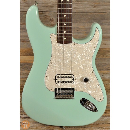 Custom Shop Tom Delonge Signature Strat Surf Green Electric Guitar Big Headstock, White Pearl Pickguard, Engraved Neck Plate, Vintage Tuners, Tremolo Bridge, Whammy Bar