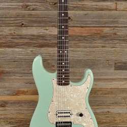 Custom Shop Tom Delonge Signature Strat Surf Green Electric Guitar Big Headstock, White Pearl Pickguard, Engraved Neck Plate, Vintage Tuners, Tremolo Bridge, Whammy Bar